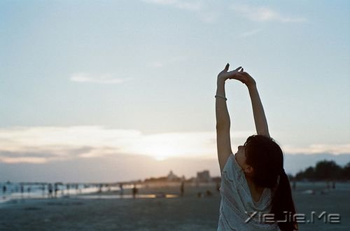 02193 (2) 幸福不是伸手要的,是靠自己争取的 (2)